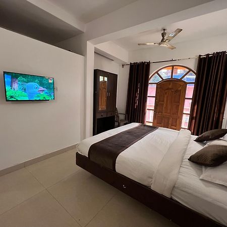 Aura Rooms & Swimming Pool, Calangute Kültér fotó